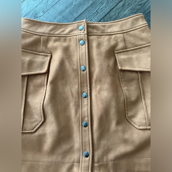 🛍️ $5 SALE - Joe Fresh Faux Suede Lined Skirt, size 8. - Picture 4 of 9